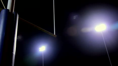 Goalpost-im-Stadion-bei-Nacht