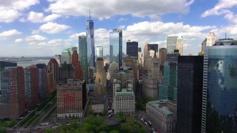 Financial-District-in-Manhattan,-New-York-/-Aerial