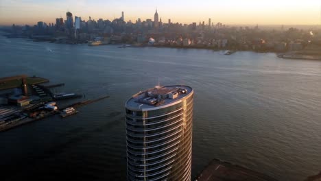 Aerial-View-Hudson-River-and-Midtown-Manhattan-from-New-Jersey-4k