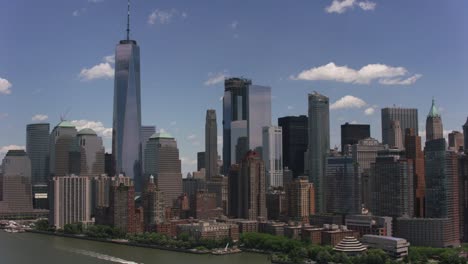 Aerial-shot-of-lower-Manhattan-skyscrapers-in-New-York-City.