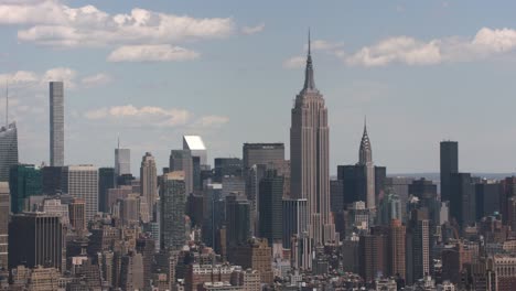 Aerial-shot-of-Manhattan-buildings-in-New-York-City.