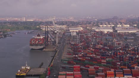 Shipping-port-on-the-Upper-New-York-Bay.