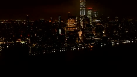 Nueva-York---bajo-Manhattan-Skyline-aéreos-en-la-noche