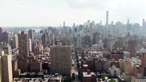 aerial-moving-forward-toward-Empire-State-bright-day-Manhattan-NYC