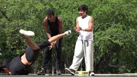 Break-Dancer-chicos-adolescentes