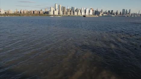 Flying-Slowly-&-Closer-to-Manhattan-Viewing-Boats-on-Hudson-River