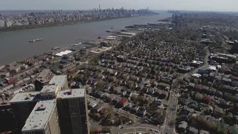 Cliffside-Park-NJ-Antenne-Overhead-überqueren-Sie-die-Spitze-des-Schusses-hoch-geformt-steigt