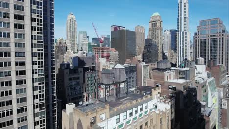 Aerial-Of-NYC-In-Midtown-Flying-Towards-Upper-Eastside