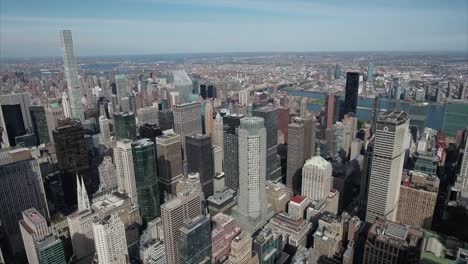 Vista-aérea-de-Midtown-Manhattan-con-432-Park-Ave-en-fondo