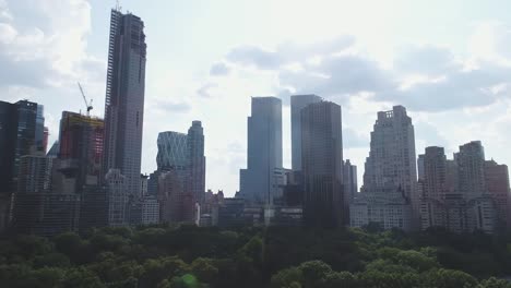 Luftaufnahme-von-Manhattan-Gebäude-und-dem-Central-park