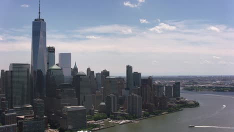 Flying-down-Hudson-River-by-Lower-Manhattan.