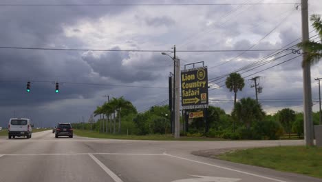 Estados-Unidos-cielo-de-verano-lluvias-día-carretera-viaje-viaje-4-k,-la-Florida