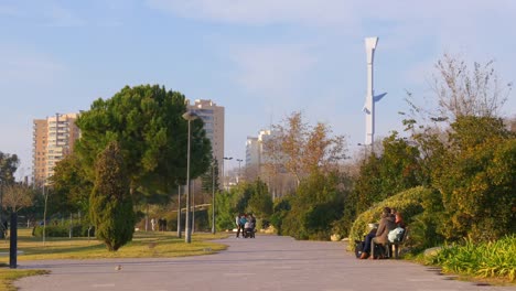 La-ciudad-de-valencia-de-arte-luz-de-día-park-road-4-k,-España