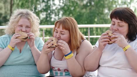 Comer-comida-alta-en-calorías