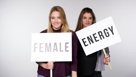 Girls-zeigen-weiblichen-Energie