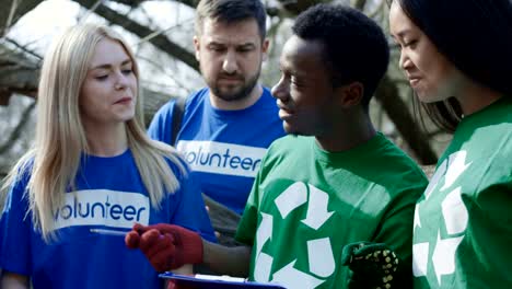 Team-of-volunteers-during-work