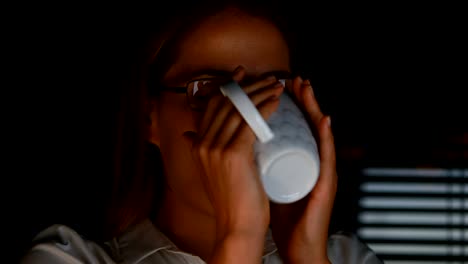 Businesswoman-drinking-coffee