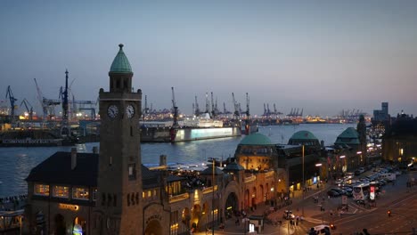 Hamburg,-Deutschland.-Landungsbrücken-und-Blick-auf-Hafen