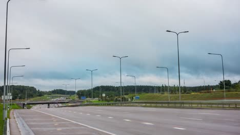 Morning-traffic-on-the-road,-time-lapse