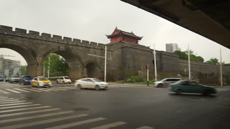 día-de-lluvia-wuhan-ciudad-de-tráfico-puente-calle-templo-panorama-4k-china