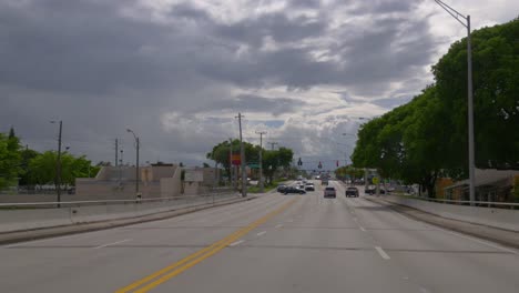 Estados-Unidos-verano-nublado-día-soleado-carretera-viaje-en-automóvil-de-4-k,-la-Florida