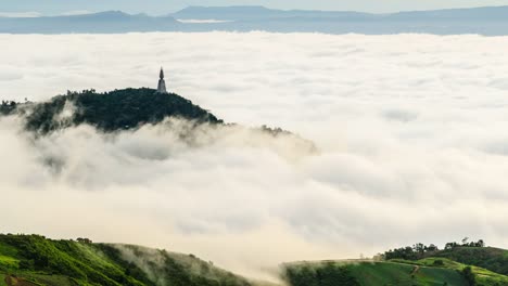 Foggy-cloud-moving-over-high-mountain