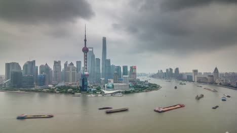 China-shanghai-Stadt-berühmte-Bucht-Cargo-Schiff-Verkehr-Fluss-Dach-Top-Panorama-4k-Zeitraffer