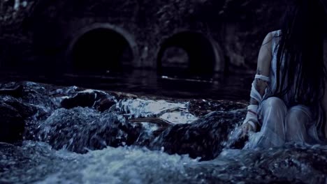 4K-Horror-Woman-Shaking-Wet-in-River