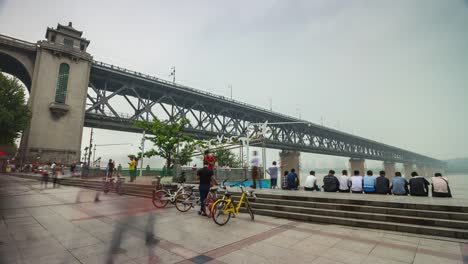 Tageszeit-Wuhan-Yangtze-Fluss-berühmten-Changjiang-Brücke-überfüllten-Bucht-Panorama-4-k-Zeit-hinfällig,-china