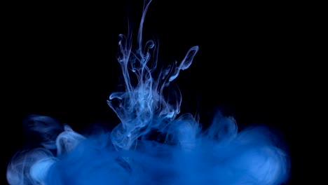 Blue-Ink-Colors-in-Water-Creating-Liquid-Art-Shapes