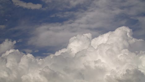 TimeLapse---Thunderstorm-clouds-are-growing