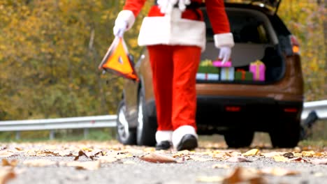 Weihnachtsmann-set-emergency-Stop-Schild-auf-Straße-50-fps