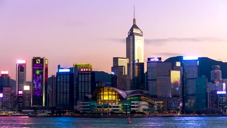 Hong-Kong-harbor-horizonte-y-victoria-al-atardecer