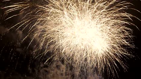 Fuegos-artificiales-final-lenta