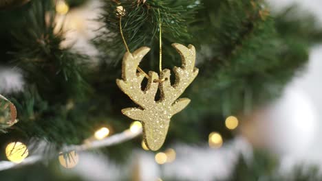 Woman-decorating-the-christmas-tree