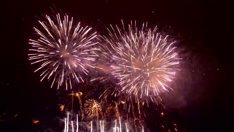 Fireworks-show-in-4K-slow-motion