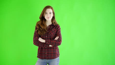 Kaukasische-Frau-Studio-Greenscreen-isoliert-sexy-20er-Jahre-4-k-lässige-Röhrenjeans