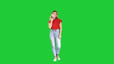 Wunderschöne-lächelnde-Frau-mit-gereinigte-Haut,-natürliches-Make-up-und-weiße-Zähne-auf-einem-Green-Screen,-Chroma-Key