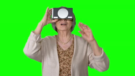 Old-Lady-Excited-about-Virtual-Reality