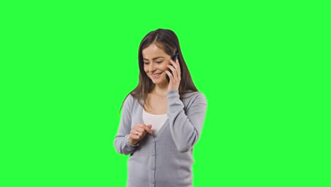 Frau-isoliert-auf-green-Screen-mit-Telefon