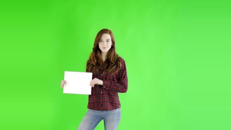 Kaukasische-Frau-Studio-Greenscreen-isoliert-sexy-20er-Jahre-4-k-lässige-Röhrenjeans