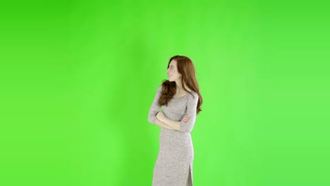 Kaukasische-Frau-Studio-Greenscreen-isoliert-sexy-skinny-20er-Jahre-4-k-lange-Freizeitkleidung