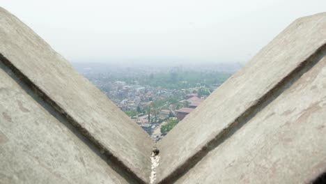 Vista-a-la-ciudad-de-Katmandú-desde-el-antiguo-templo-del-mono-de-Sawayambhunath,-Nepal.