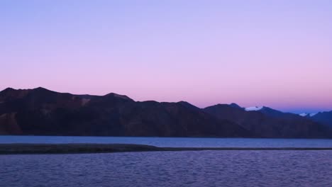 Pangong-Lake-or-Pangong-Tso-on-twilight-time,-Ladakh,-Jammu-and-Kashmir,-India.