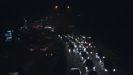 Zeitraffer-Aufnahme-von-den-Verkehr-auf-der-Straße-in-der-Stadt-bei-Nacht,-Delhi,-Indien