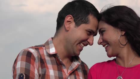 Pareja-feliz-en-el-amor