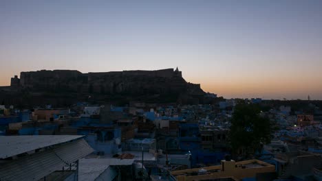 Jodhpur-cityscape-at-sunrise,-time-lapse