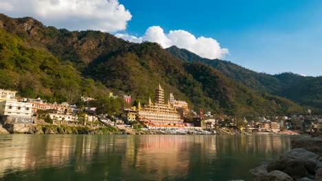 Lapso-de-tiempo-en-Rishikesh,-India