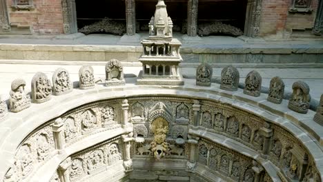 The-famous-ancient-fountain-in-Patan-Durbar-Square,-Kathmandu,-Nepal.