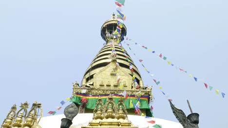 Ancient-famous-Sawayambhunath-monkey-temple-in-Kathmandu,-Nepal.